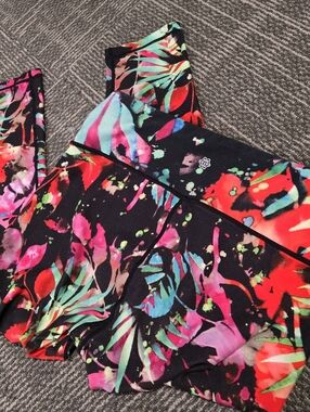 Nanette Lepore Floral Capri Athletic Leggings Size Medium